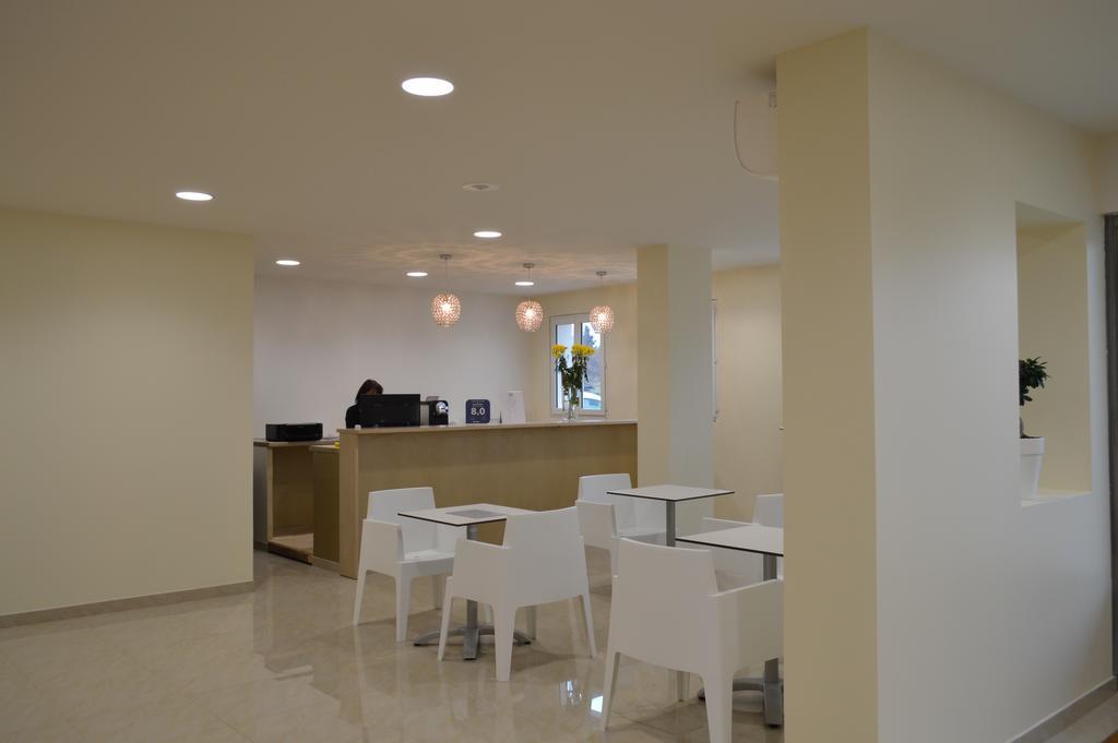 Appart'Hotel Et Chambres Essentiel Spa Arlés Exterior foto