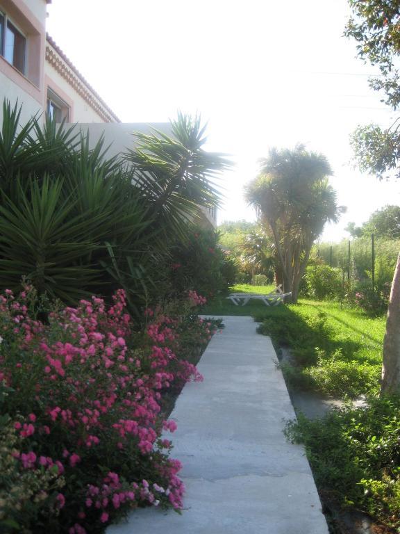 Appart'Hotel Et Chambres Essentiel Spa Arlés Exterior foto